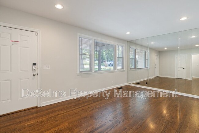 Building Photo - 227 53rd Ave N