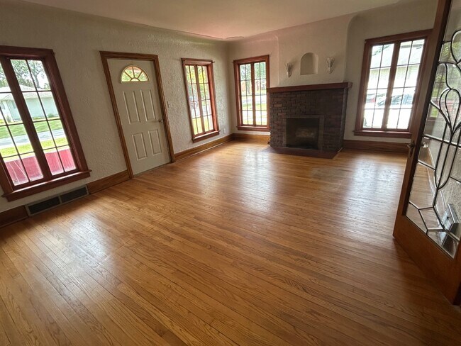 Building Photo - 2510 Grand Blvd
