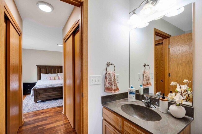 Building Photo - 3670 Sabertooth Trail