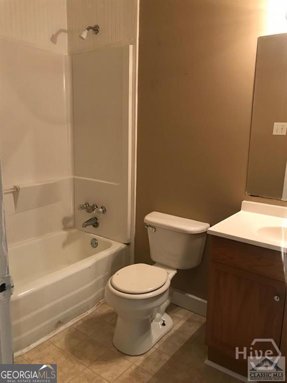 Building Photo - 135 Lillian Dr