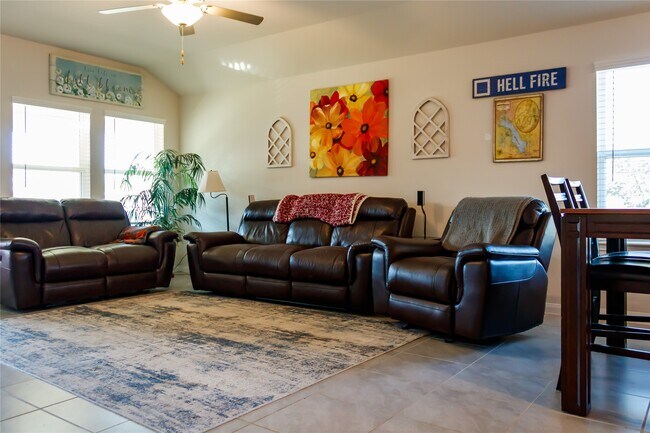 Building Photo - 10201 Waterwall Ln