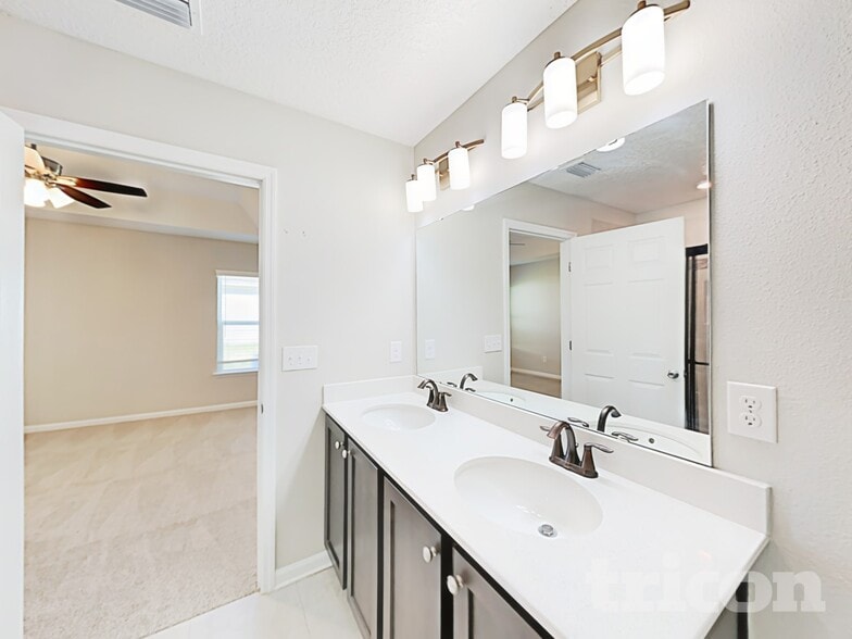 Building Photo - 8096 Hind Wy