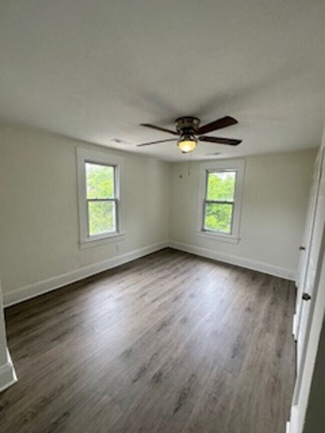 Building Photo - Fully renovated house for Rent!