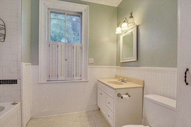 Building Photo - 1841 Ohio Ave