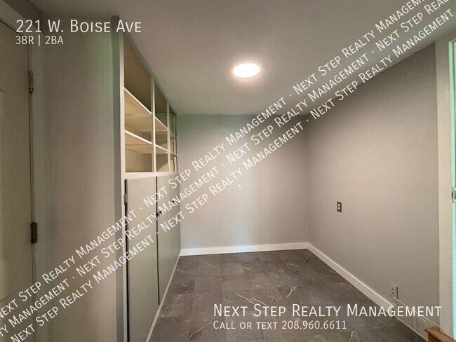 Building Photo - 221 W Boise Ave