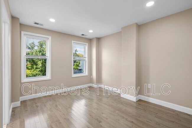 Building Photo - 1641 4th St NW