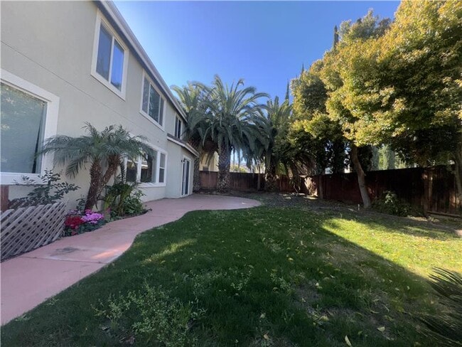 Building Photo - 2467 Berkshire Ln