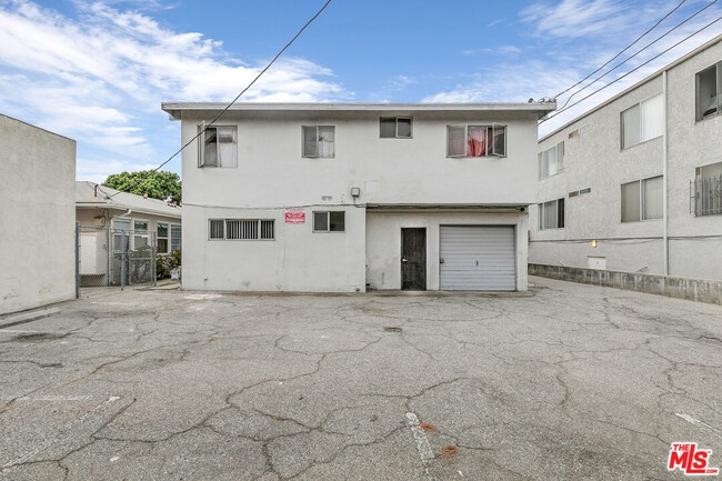 Building Photo - 11842 Venice Blvd.