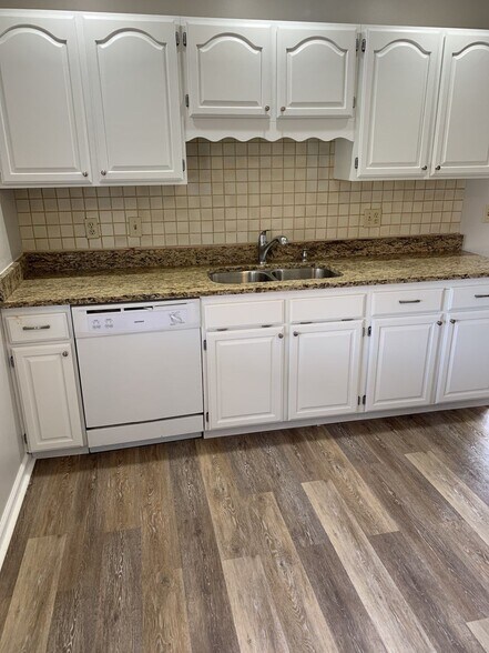 Building Photo - 7991 E Hampden Cir