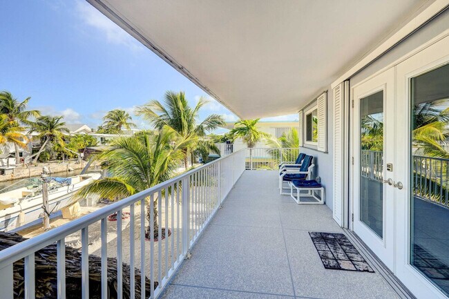 Building Photo - 157 Ocean Dr