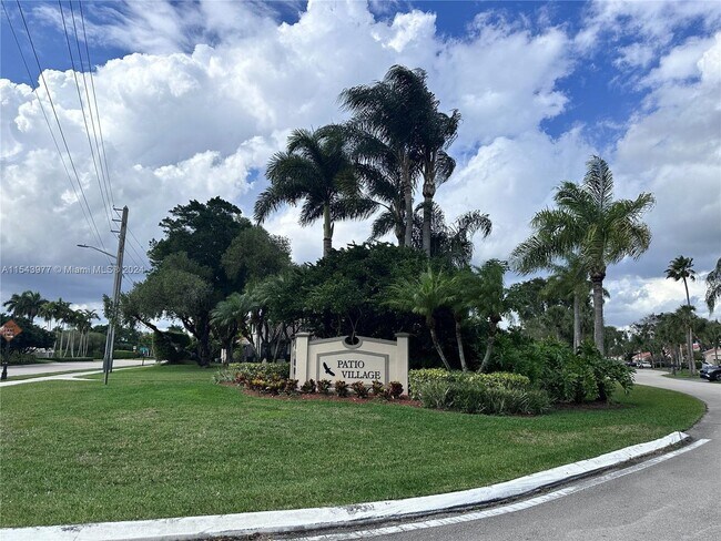 Building Photo - 547 Patio Village Way