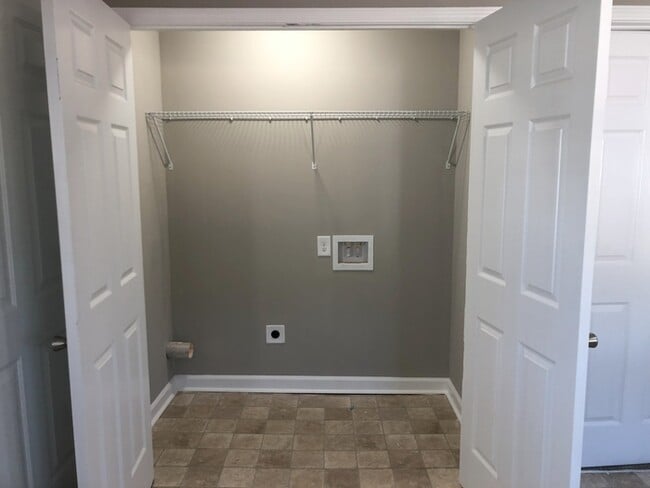 Building Photo - 223 Charlotte Place