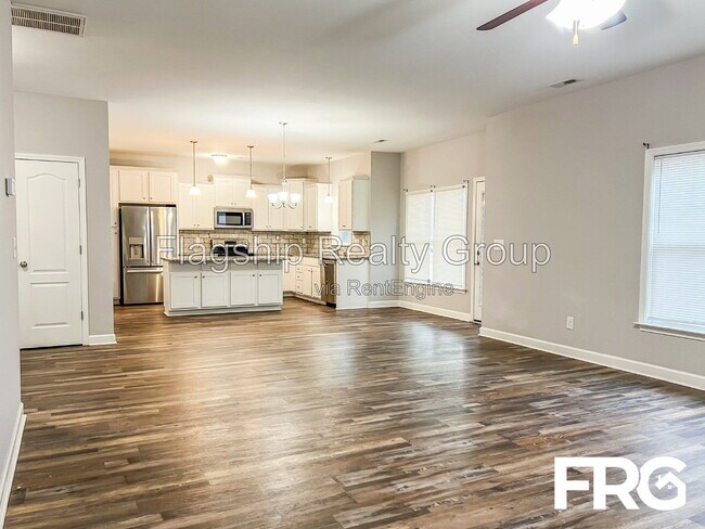 Building Photo - 491 Fallingbrook Dr