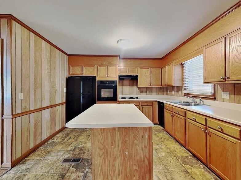Building Photo - 4807 Vickrey Chapel Rd N