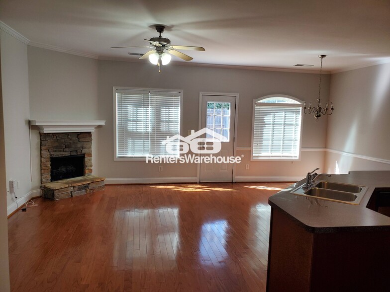 Building Photo - 262 Derby Ct