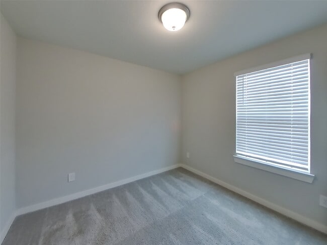 Building Photo - 9835 Willow Creek Commerce Dr