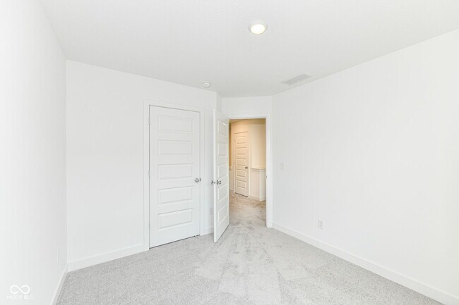 Building Photo - 9325 Somerford Dr