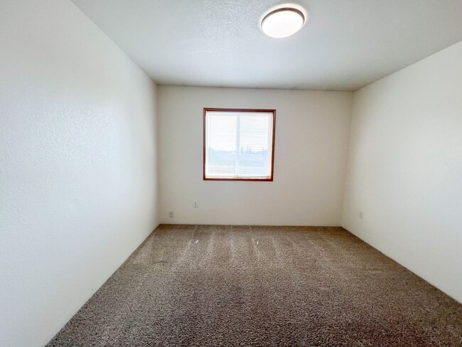 Building Photo - Triplex 5417 - 5421 North Hills Drive