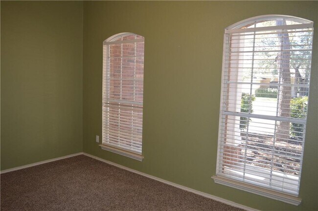 Building Photo - 17405 Bottle Springs Ln
