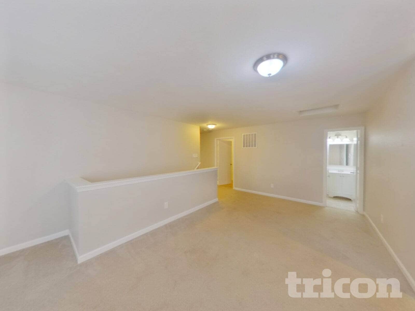 Building Photo - 923 Littleton Dr