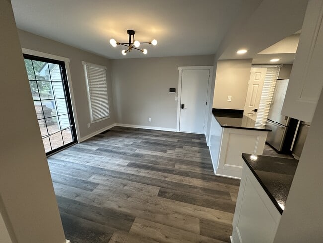 Building Photo - 5335 Tara Hill Dr