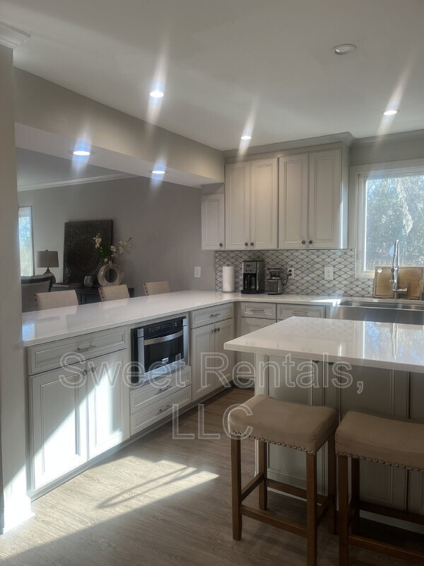 Building Photo - 47 Arabian Dr