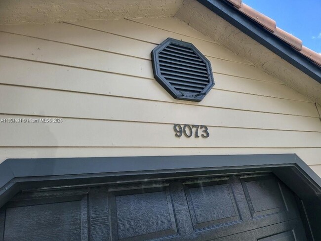 Building Photo - 9073 Vineyard Lake Dr