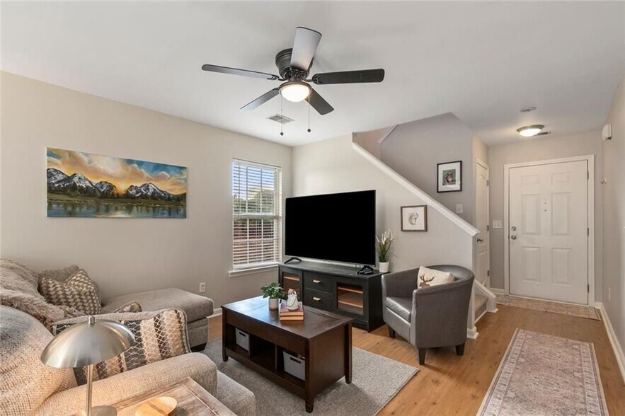 Building Photo - 226 Fox Creek Blvd