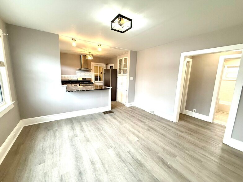 Building Photo - 519 N Lincoln Ave