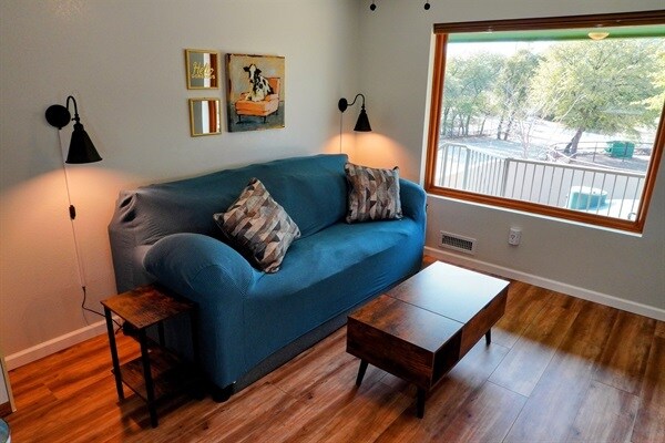 Building Photo - 7265 N Bridle Path