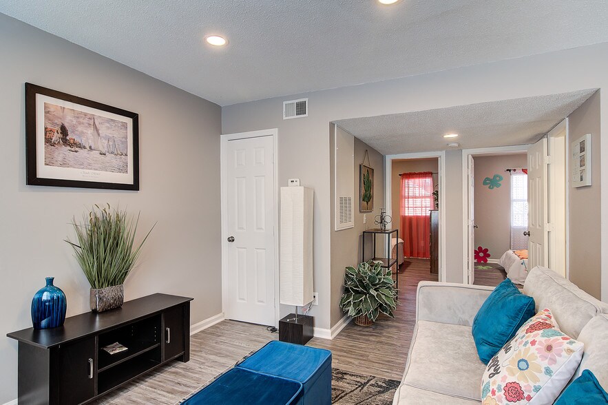 Primary Photo - Cambridge Apartments