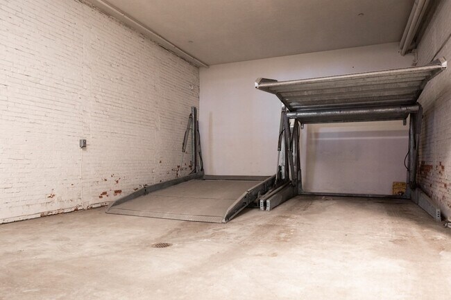 Building Photo - 15 Marlborough St