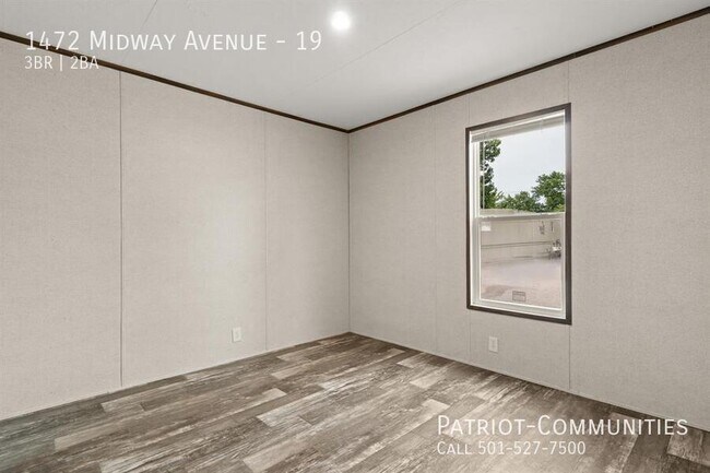 Building Photo - 1472 Midway Ave