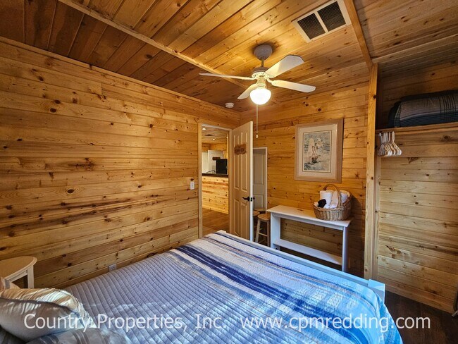 Building Photo - Country Living with 4 Bedrooms plus an Office!