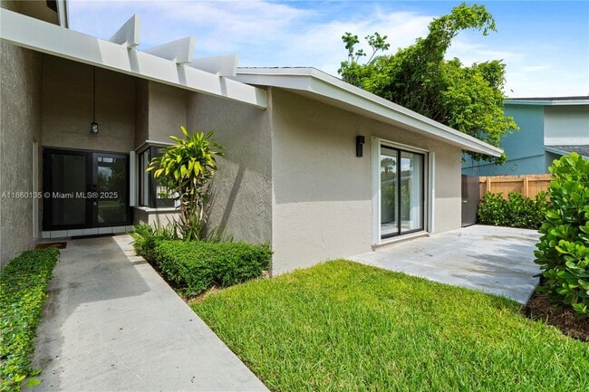 Building Photo - 11044 SW 128th Ct