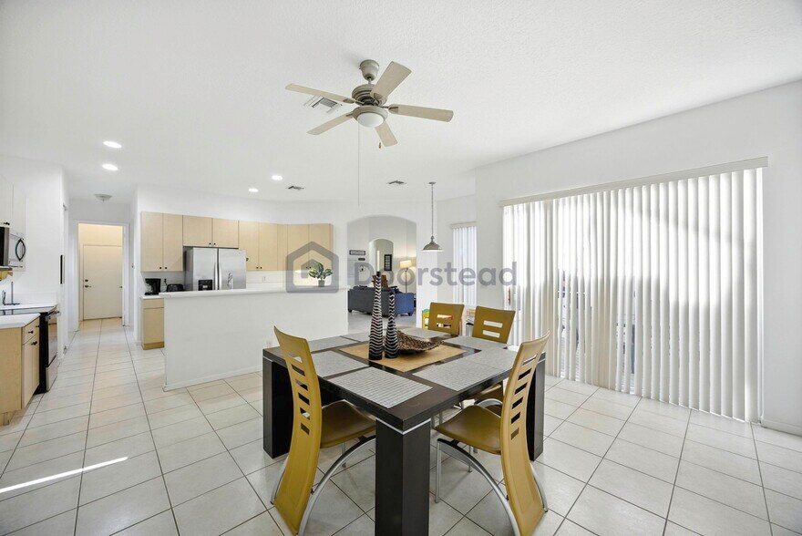 Building Photo - 10555 Paso Fino Dr