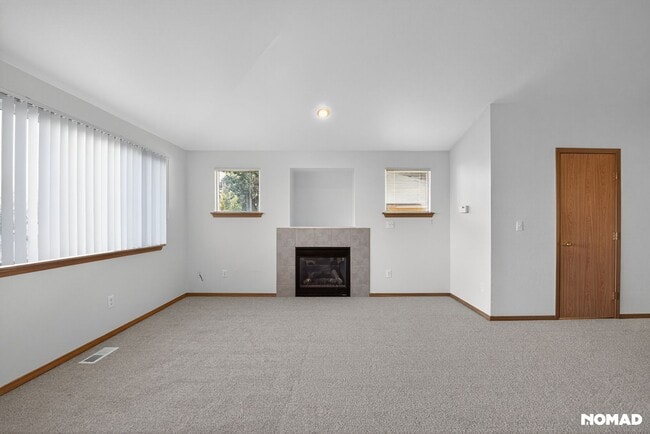 Building Photo - Charming 3BR Townhome in Lacey