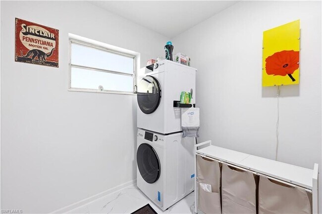 Building Photo - 1147 Shady Rest Ln