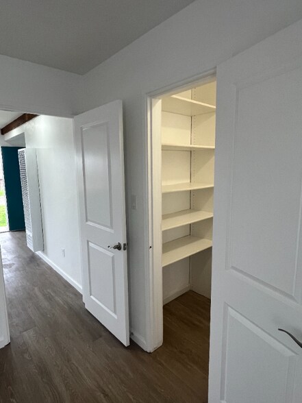 Building Photo - 2721 Drew Ln