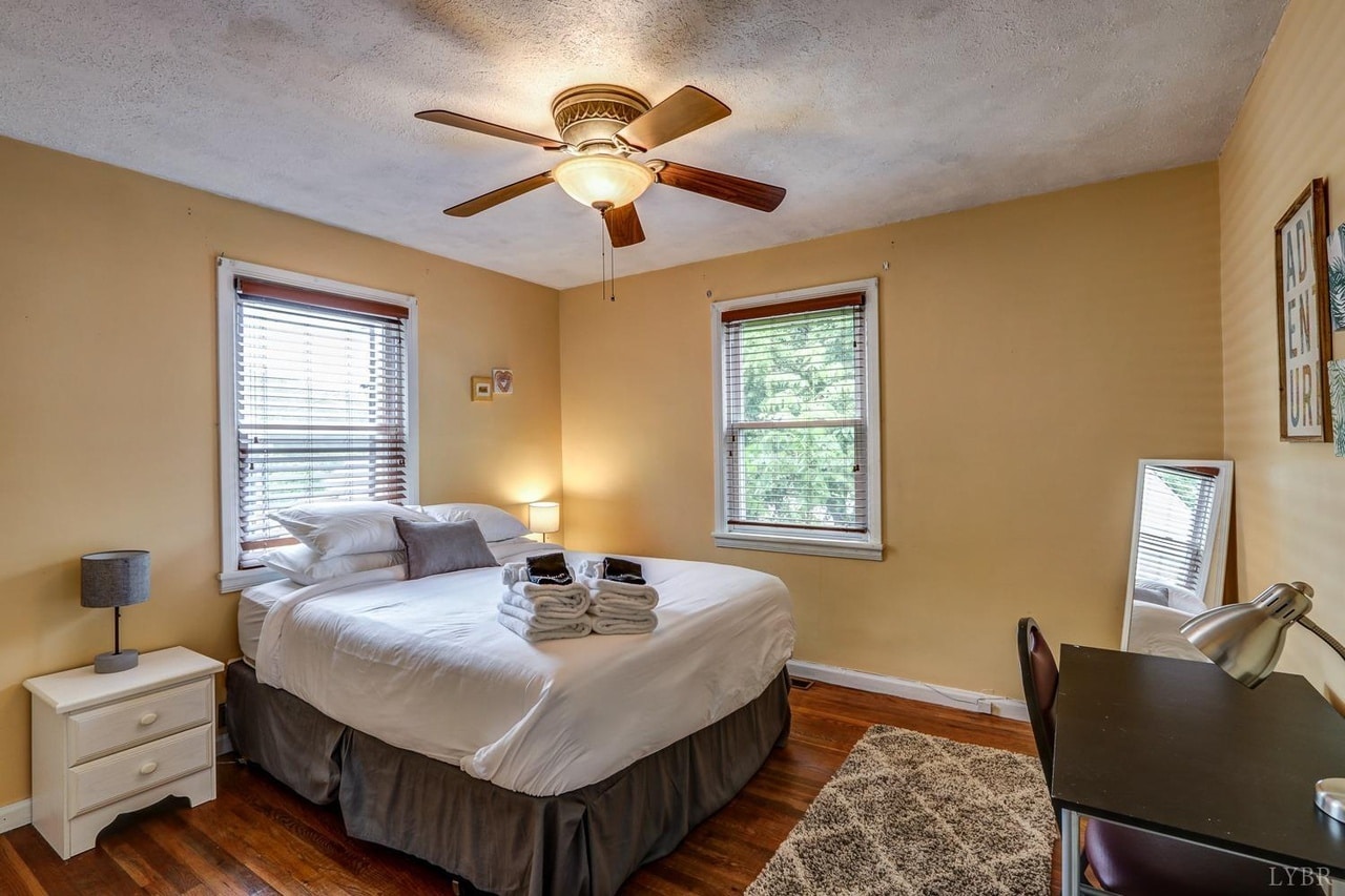 Master Bedroom - 4920 Myrtle St