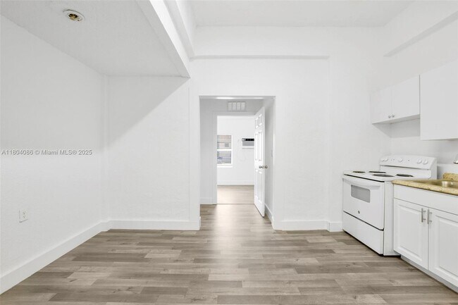 Building Photo - 2300 W Flagler St