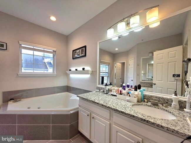 Building Photo - 5300 Arapaho Ln