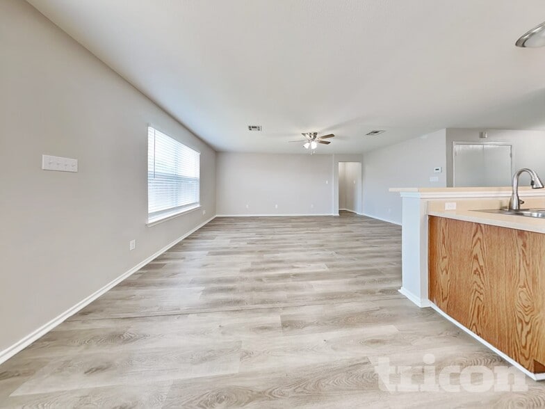 Building Photo - 302 Bird Dog Bend