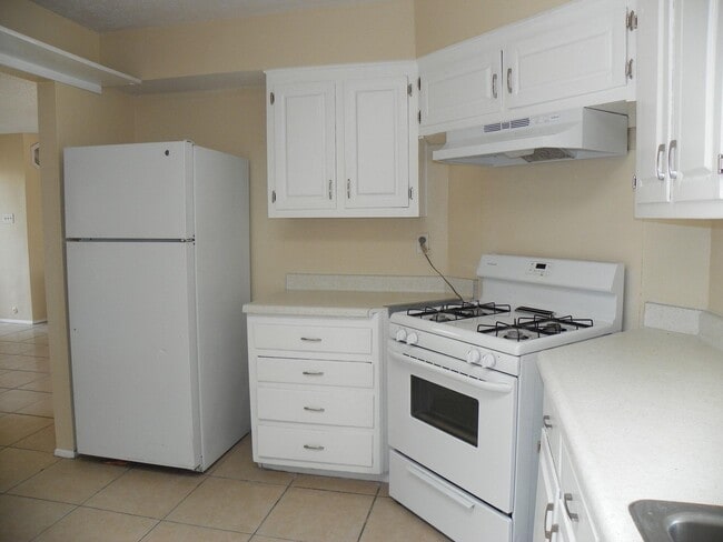 Building Photo - 11408 Lexington Ave NE