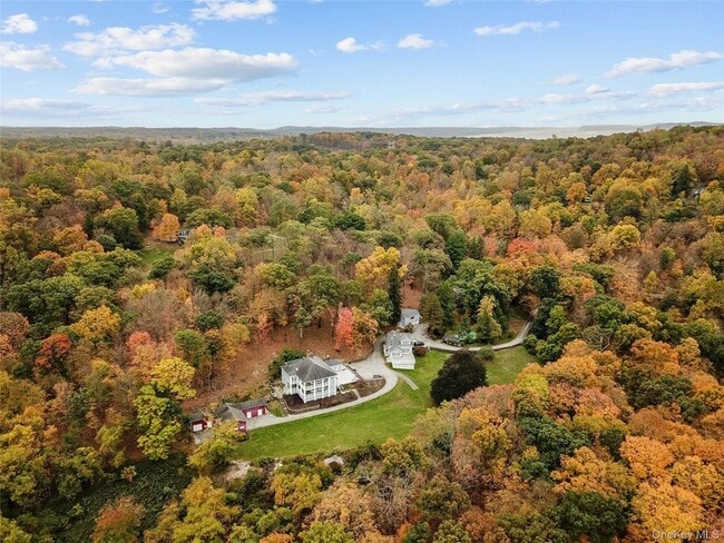 Building Photo - 244 W Mt Airy Rd