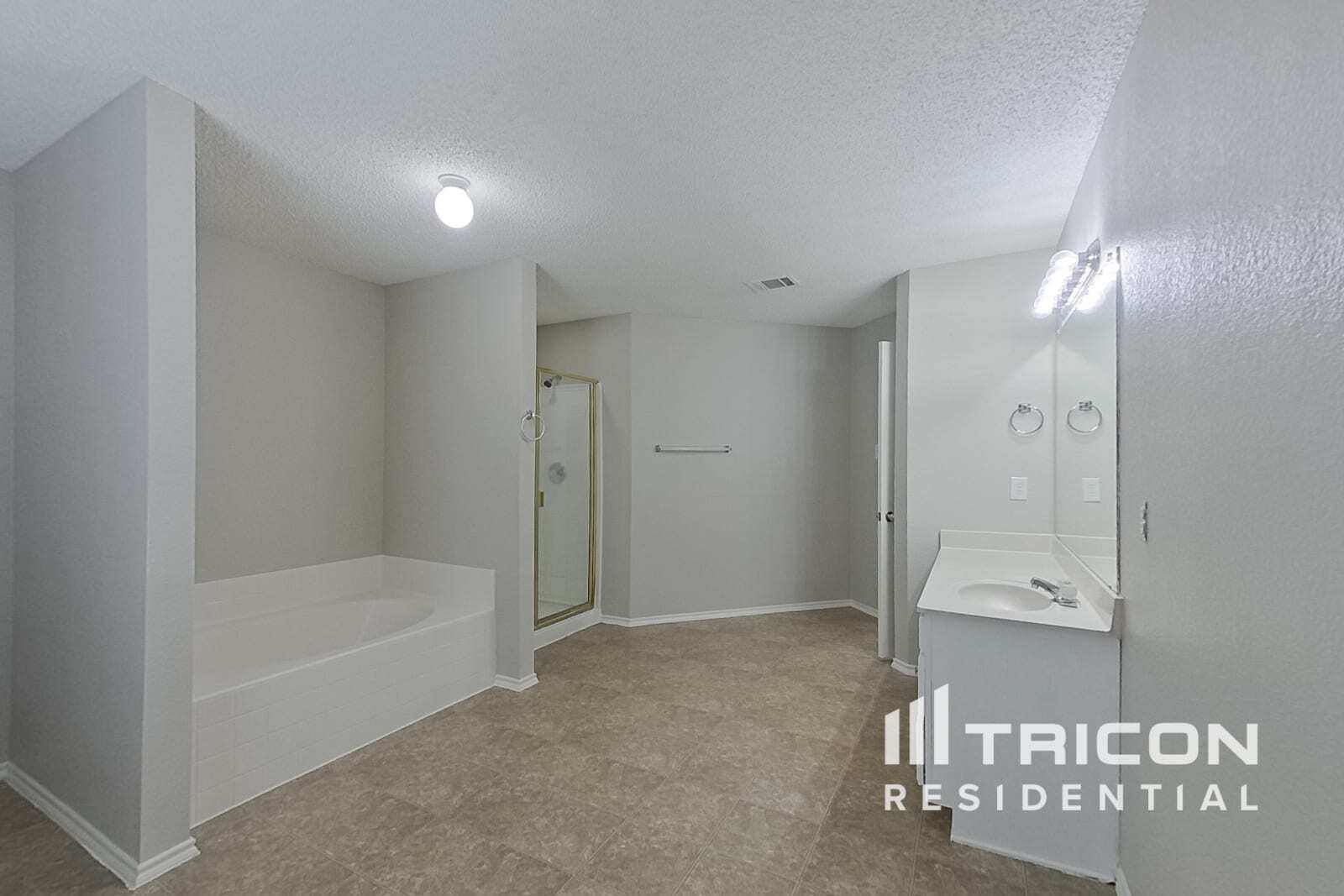 Building Photo - 6209 Winnebago Ct