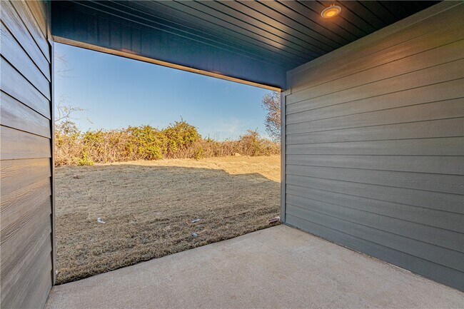 Building Photo - 1603 SW Casuarina Dr