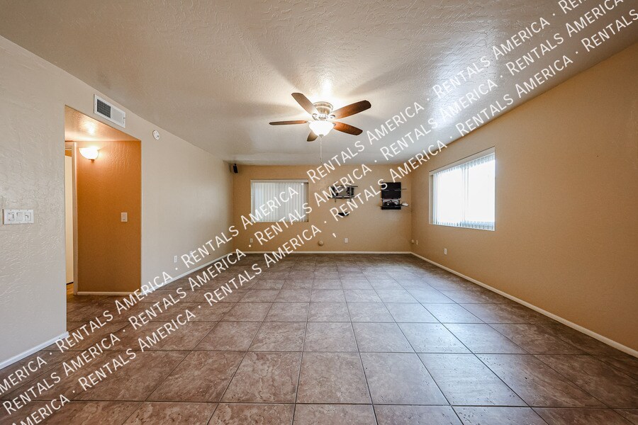 Building Photo - 3160 W Frankfurt Dr