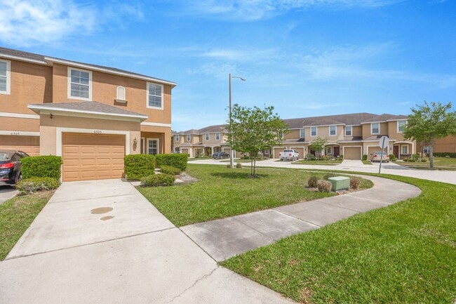 Building Photo - 6705 Holly Health Dr