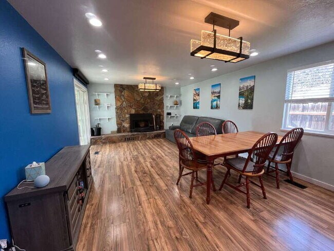 Building Photo - 4135 S Minuteman Way